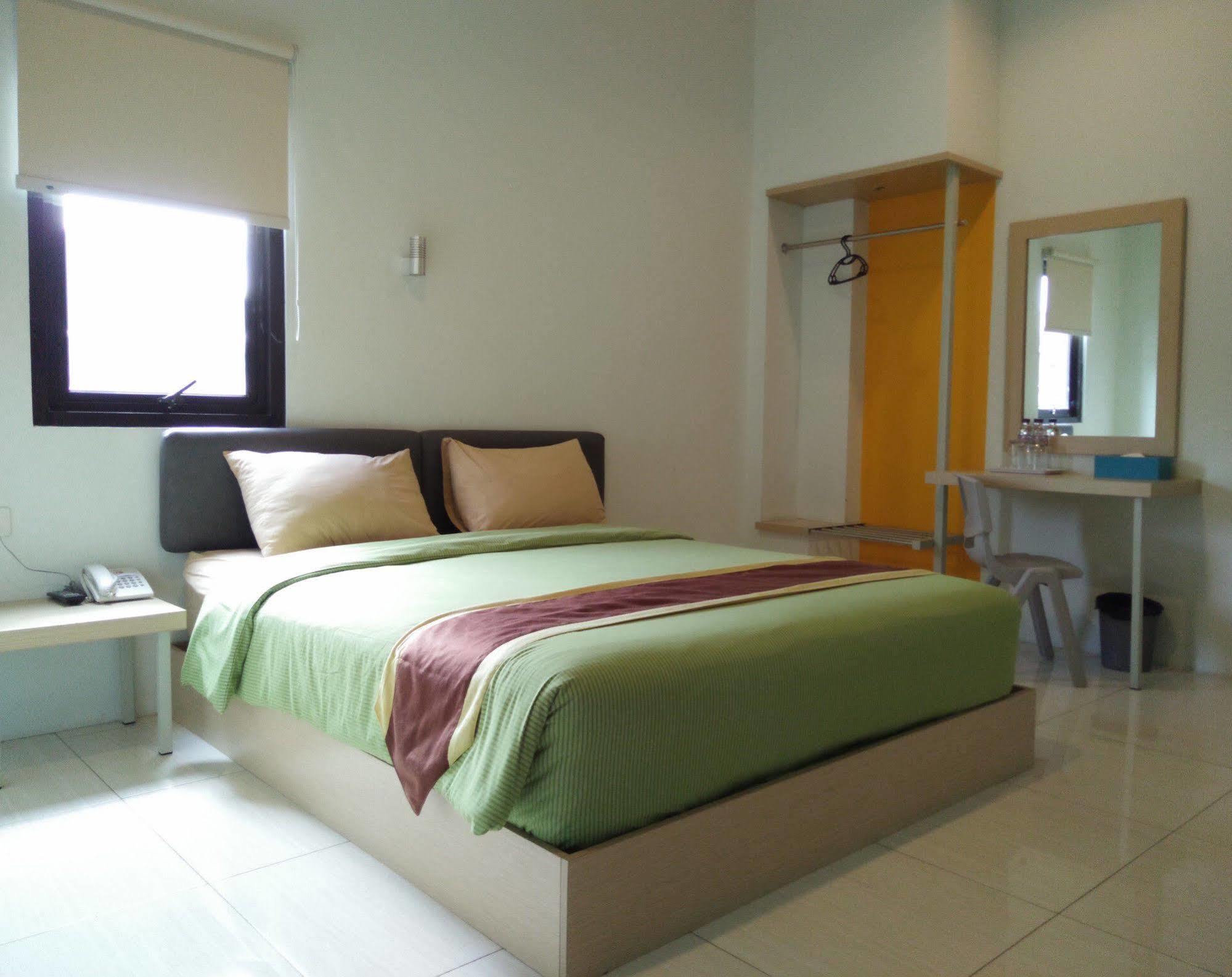 Sentra Inn Bandung Exterior photo